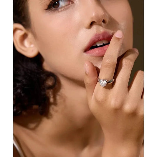 "Timeless Solitaire Engagement Ring – Perfect Proposal Piece"